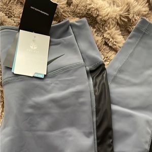NWT womens Nike dri fit leggings.